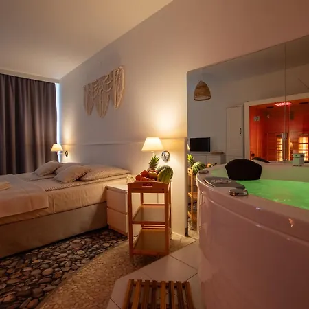 Beach Boho Private Spa Suite 75M - Jacuzzi, Sauna Ir & Sea View Apartman