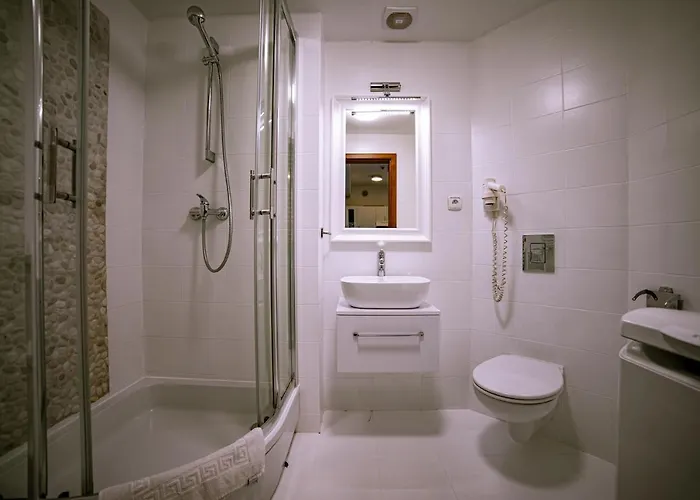 Family Premium Private Jacuzzi, Sauna & Sea View