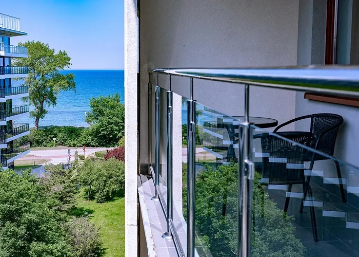 Family Premium Private Jacuzzi, Sauna & Sea View Apartament *